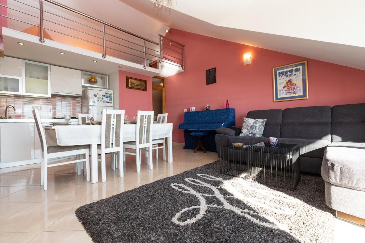 Apartman Monika Omiš Eksteriør bilde
