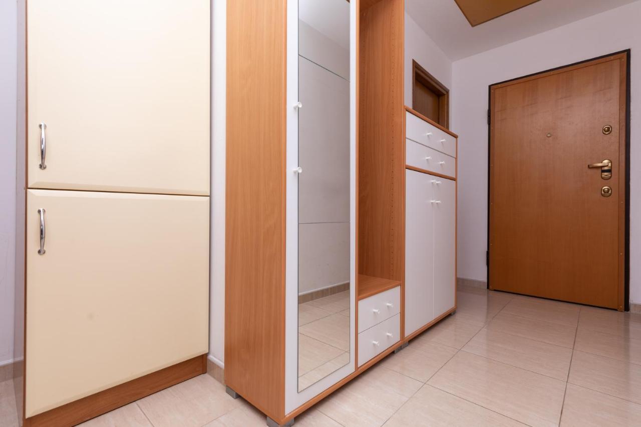 Apartman Monika Omiš Eksteriør bilde