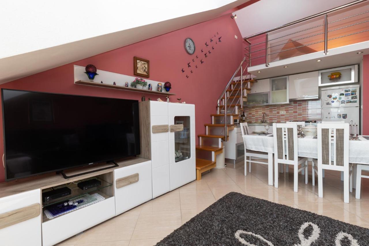 Apartman Monika Omiš Eksteriør bilde