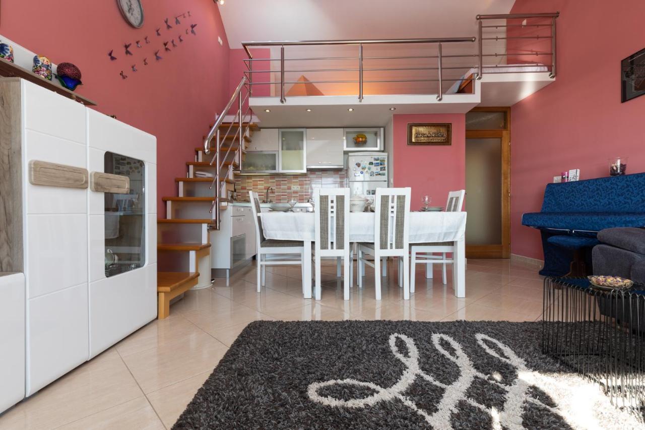 Apartman Monika Omiš Eksteriør bilde